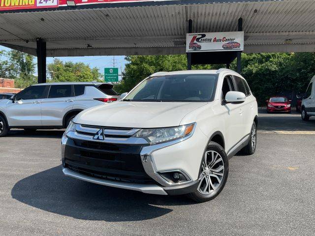 2017 Mitsubishi Outlander SE 4WD photo