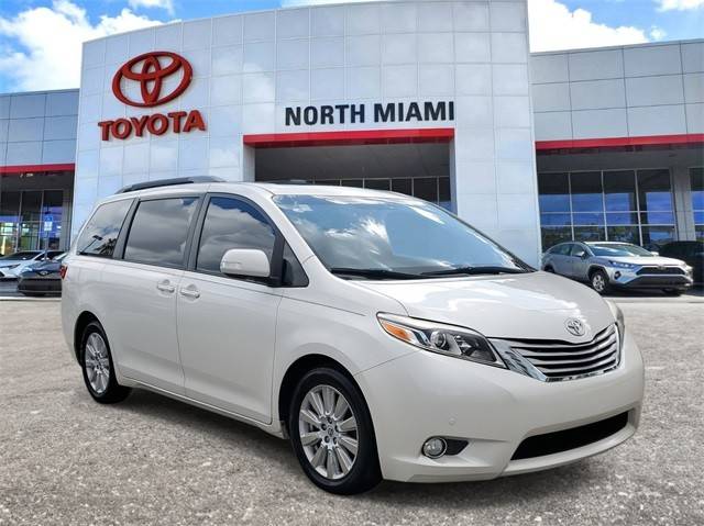 2017 Toyota Sienna Limited FWD photo