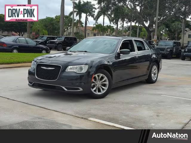 2016 Chrysler 300 Limited RWD photo