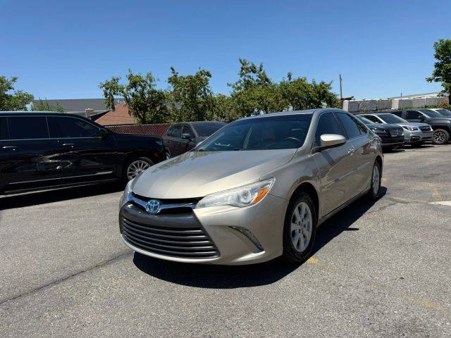 2017 Toyota Camry Hybrid LE FWD photo
