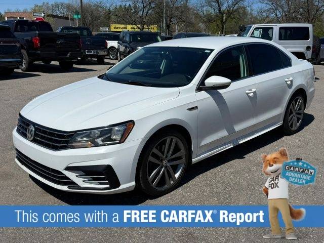 2017 Volkswagen Passat R-Line w/Comfort Pkg FWD photo