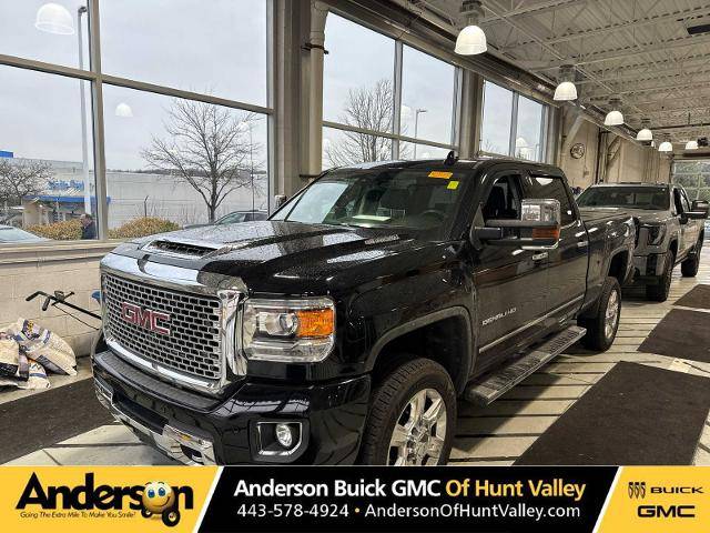 2017 GMC Sierra 2500HD Denali 4WD photo