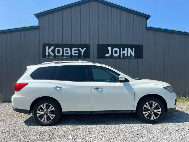 2017 Nissan Pathfinder SL 4WD photo