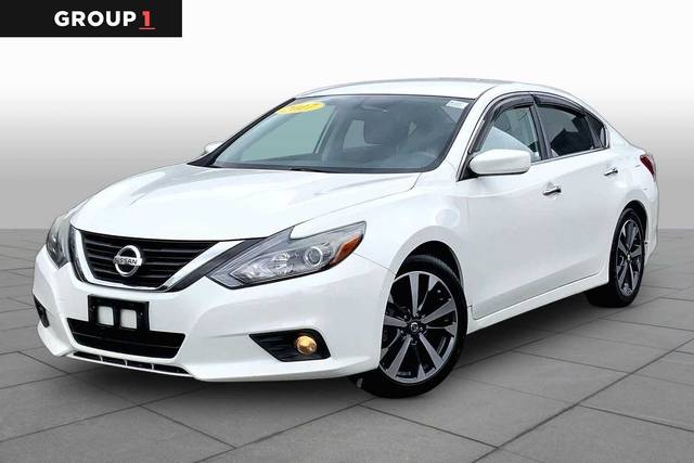 2017 Nissan Altima 2.5 SR FWD photo