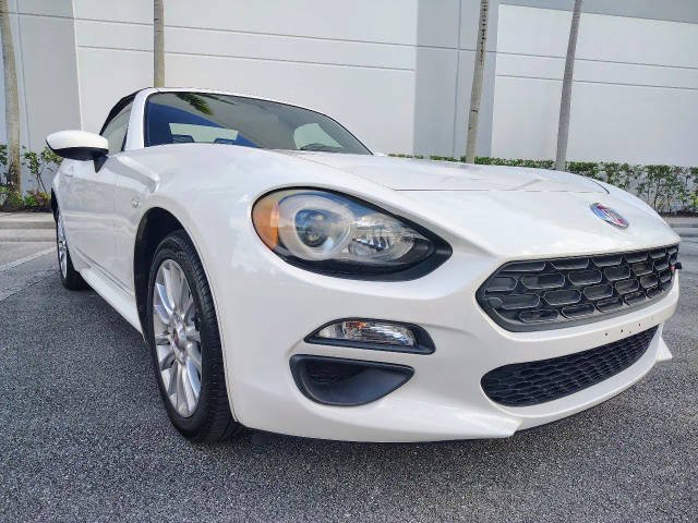 2017 FIAT 124 Spider Classica RWD photo