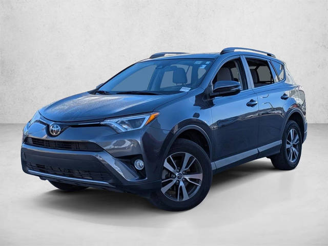 2017 Toyota RAV4 XLE FWD photo