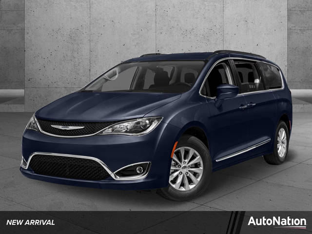 2017 Chrysler Pacifica Minivan Limited FWD photo