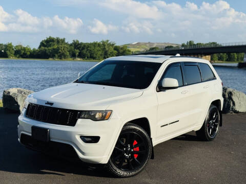 2017 Jeep Grand Cherokee Altitude 4WD photo