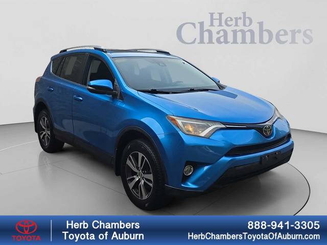 2017 Toyota RAV4 XLE AWD photo