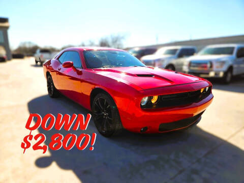 2017 Dodge Challenger SXT RWD photo