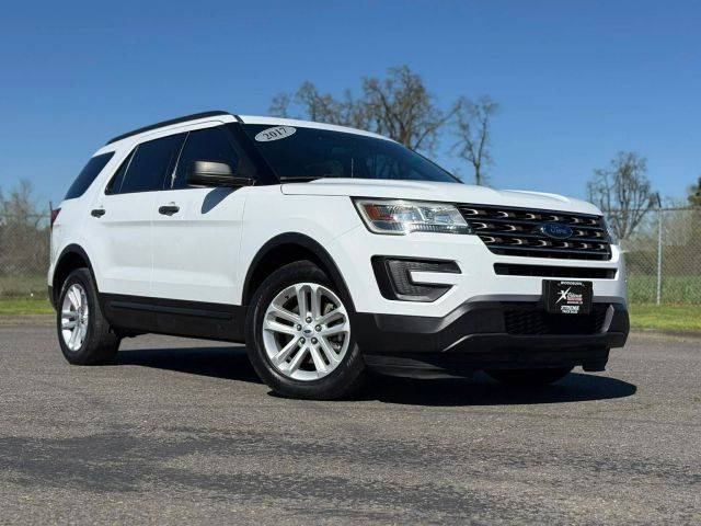 2017 Ford Explorer Base FWD photo