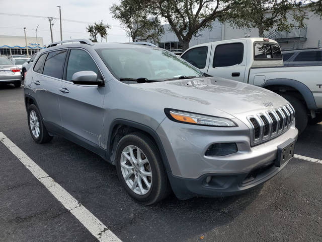 2017 Jeep Cherokee Latitude FWD photo