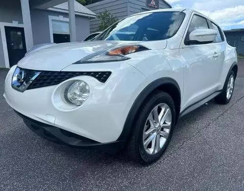 2017 Nissan Juke S FWD photo