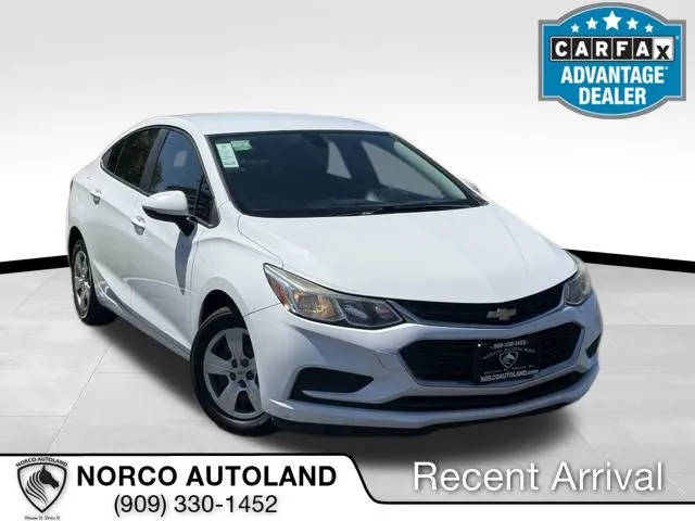 2017 Chevrolet Cruze LS FWD photo
