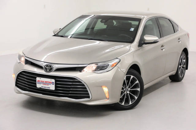 2017 Toyota Avalon XLE FWD photo