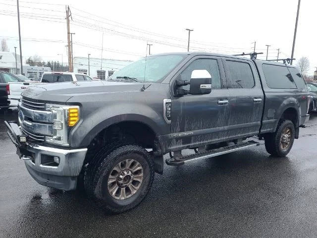 2017 Ford F-350 Super Duty Lariat 4WD photo