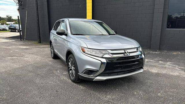 2016 Mitsubishi Outlander ES 4WD photo