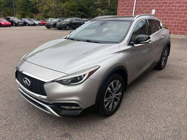 2017 Infiniti QX30 Premium AWD photo