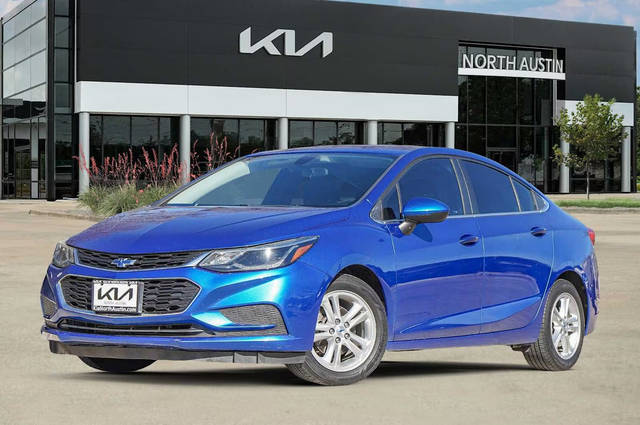2017 Chevrolet Cruze LT FWD photo