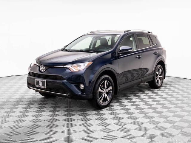 2017 Toyota RAV4 XLE AWD photo