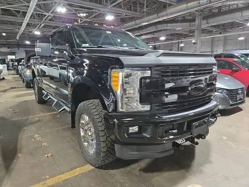 2017 Ford F-250 Super Duty Lariat 4WD photo