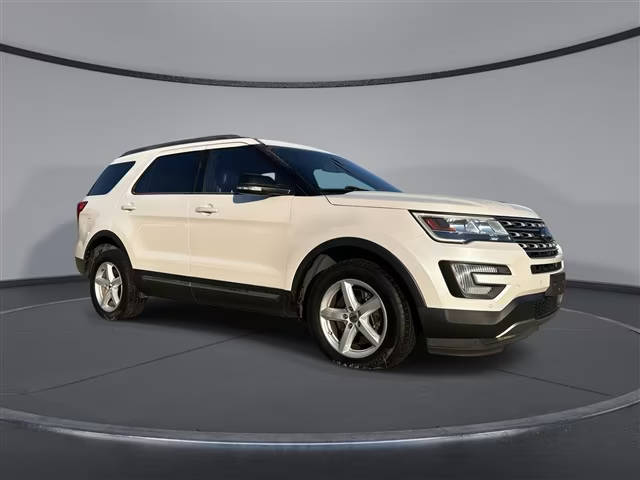 2017 Ford Explorer XLT 4WD photo