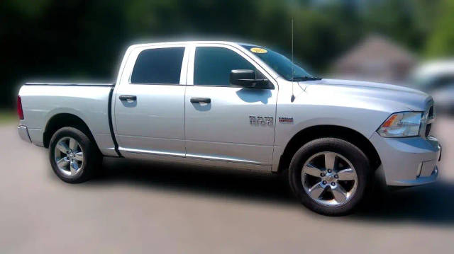 2017 Ram 1500 Express 4WD photo