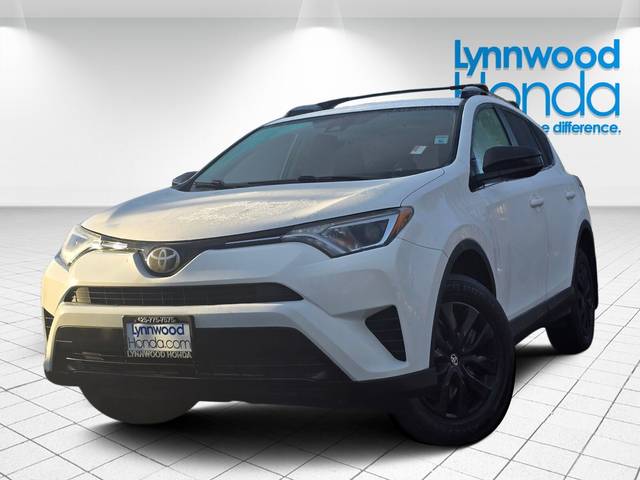 2017 Toyota RAV4 LE AWD photo