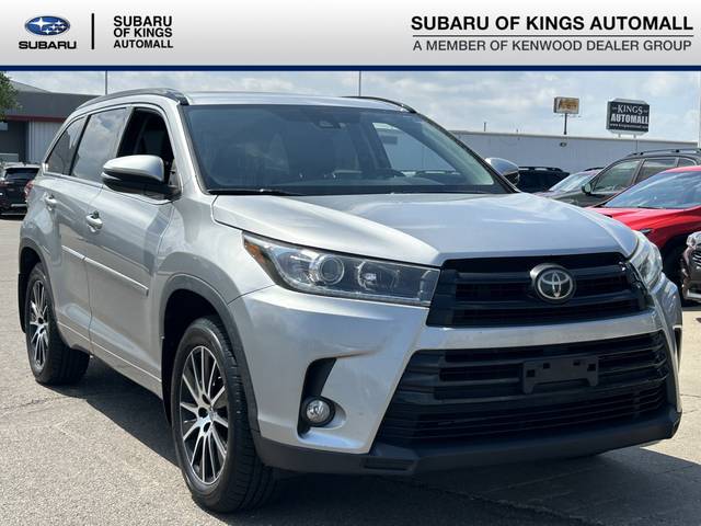 2017 Toyota Highlander SE AWD photo