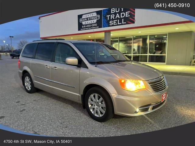 2016 Chrysler Town and Country Touring FWD photo