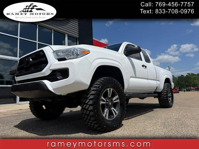 2017 Toyota Tacoma SR 4WD photo