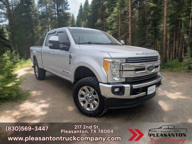 2017 Ford F-250 Super Duty Lariat 4WD photo
