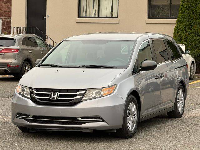 2017 Honda Odyssey LX FWD photo