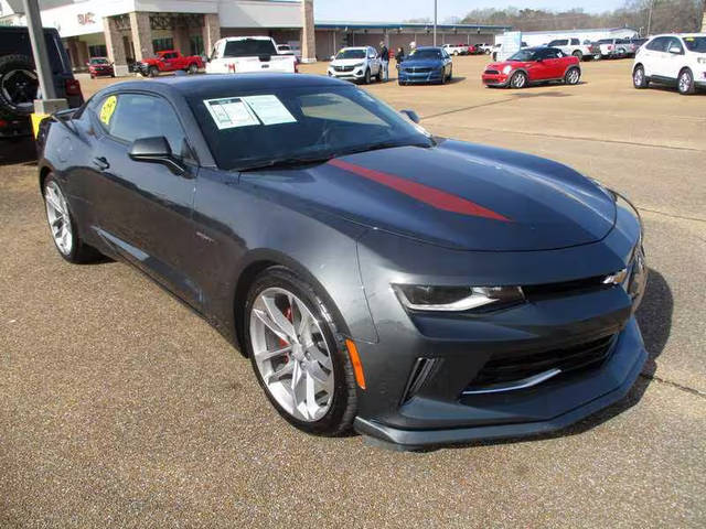 2017 Chevrolet Camaro 2LT RWD photo