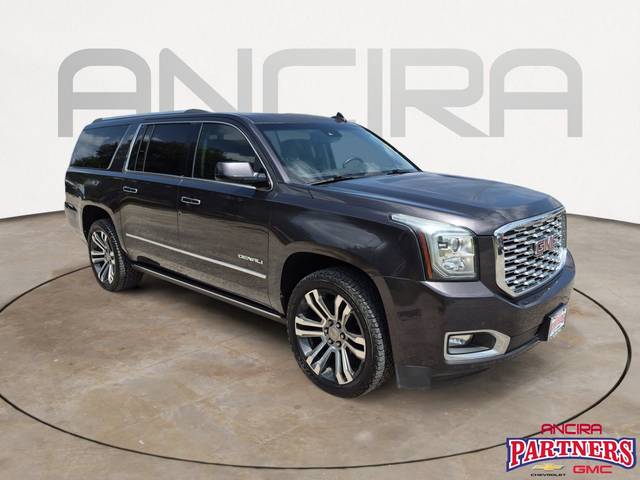 2017 GMC Yukon XL Denali 4WD photo