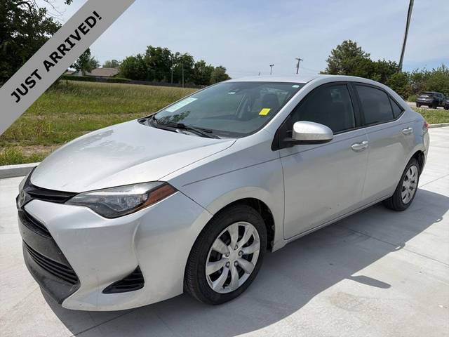 2017 Toyota Corolla LE FWD photo