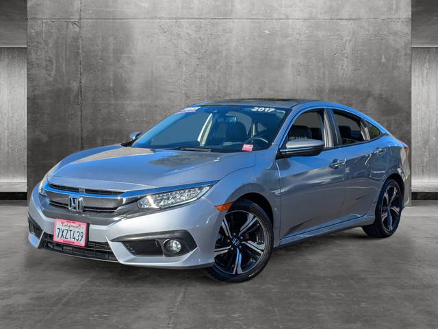 2017 Honda Civic Touring FWD photo