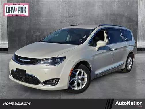 2017 Chrysler Pacifica Minivan Touring-L Plus FWD photo