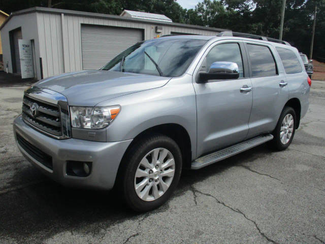 2017 Toyota Sequoia Platinum RWD photo