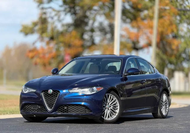 2017 Alfa Romeo Giulia Ti RWD photo