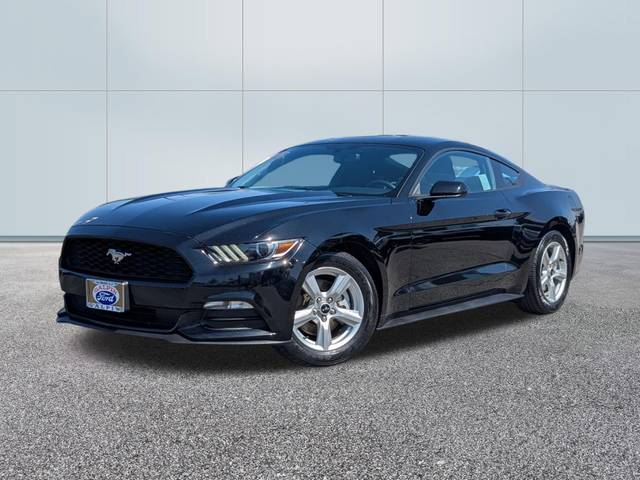 2017 Ford Mustang V6 RWD photo