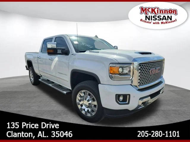 2017 GMC Sierra 2500HD Denali 4WD photo