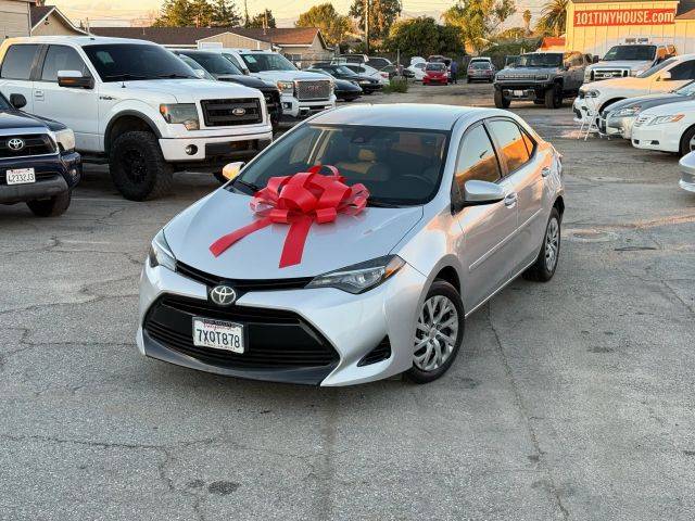 2017 Toyota Corolla LE FWD photo