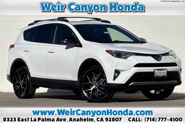 2017 Toyota RAV4 SE FWD photo