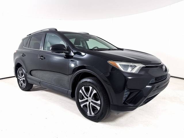 2017 Toyota RAV4 LE FWD photo