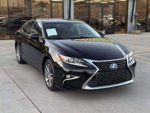 2017 Lexus ES ES 300h FWD photo