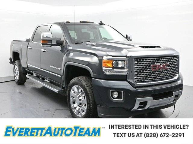 2017 GMC Sierra 2500HD Denali 4WD photo