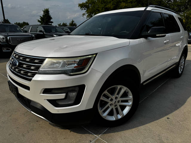 2017 Ford Explorer XLT FWD photo