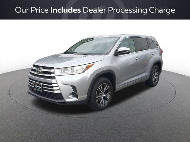 2017 Toyota Highlander LE FWD photo