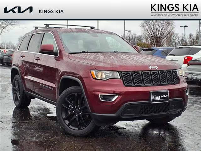 2017 Jeep Grand Cherokee Laredo 4WD photo